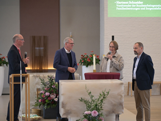 In Talkrunden wurden verschiedene Themen fokussiert. Dr. Annegret Meyer (2.v.r.), Stellvertretende Leiterin Pastorale Dienste im Erzbistum Paderborn, betonte: „Das Erzbistum Paderborn investiert in Hardehausen, weil es sich lohnt.“